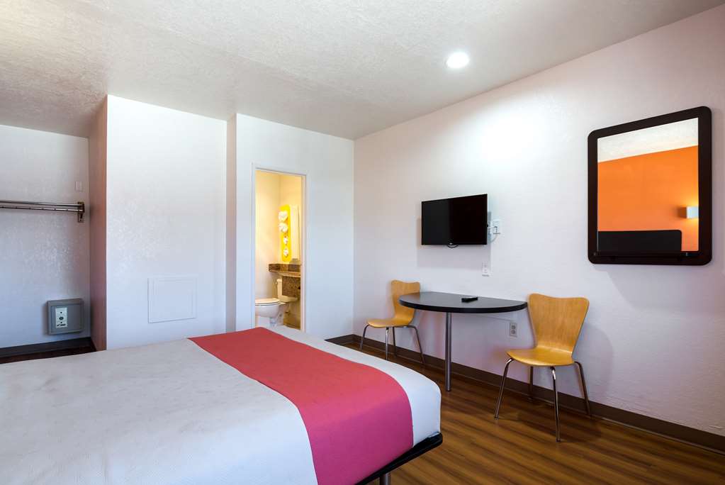Motel 6 Santa Fe NM Downtown - photo 11