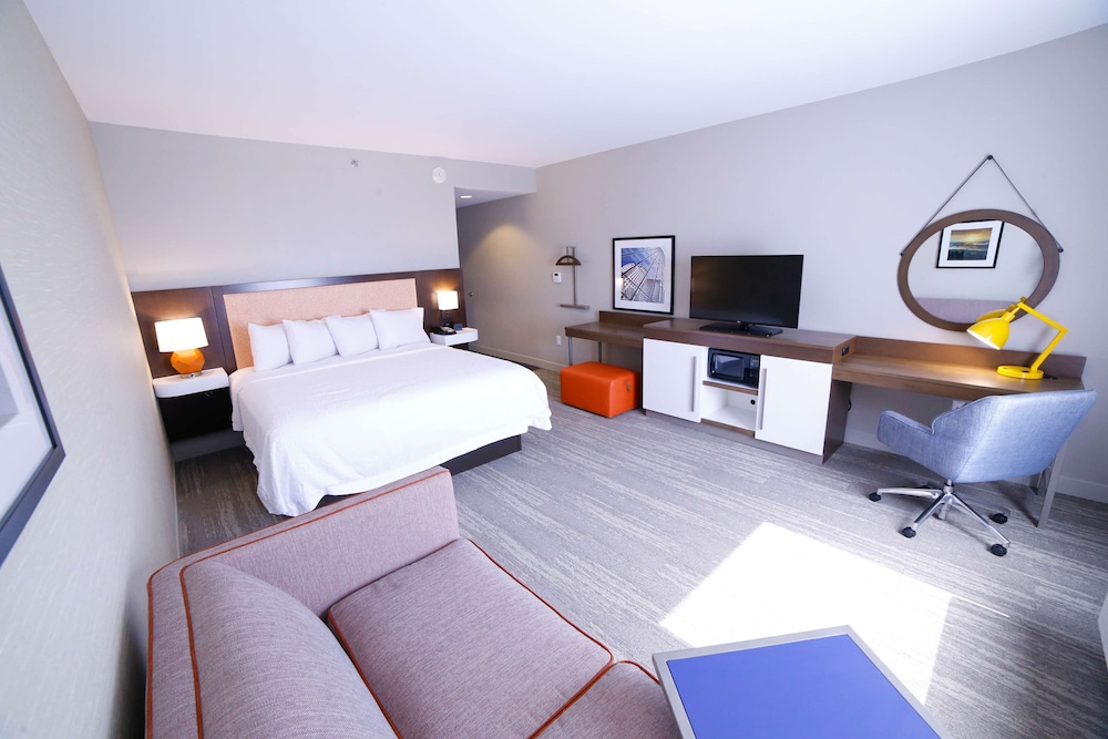 Hampton Inn & Suites Forest City - photo 14