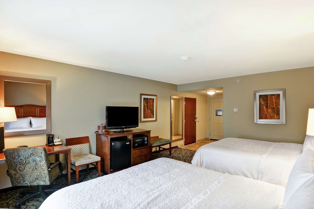 Hampton Inn and Suites New Hartford Utica - photo 18