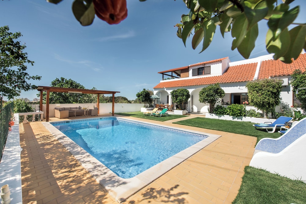 Villa V3 With Private Pool and air Conditioning and Free Wifi Internet — 4-Star Luxury Hotel in Silves, Portugal