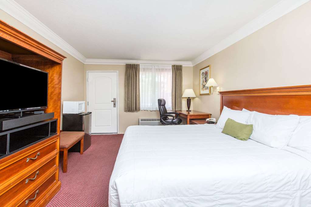 Days Inn by Wyndham Near City Of Hope - photo 5