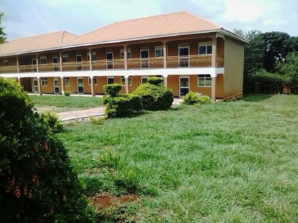 Royal Paradise Hotel — hotel in Kayunga