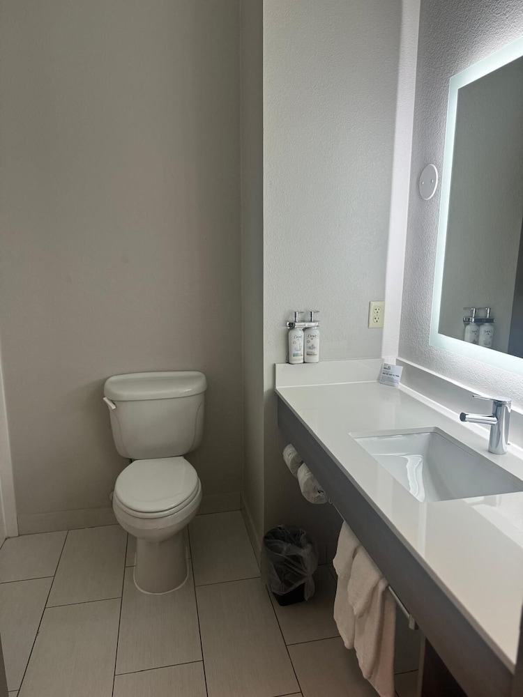 Holiday Inn Express Hotel & Suites RIPLEY by IHG - photo 25