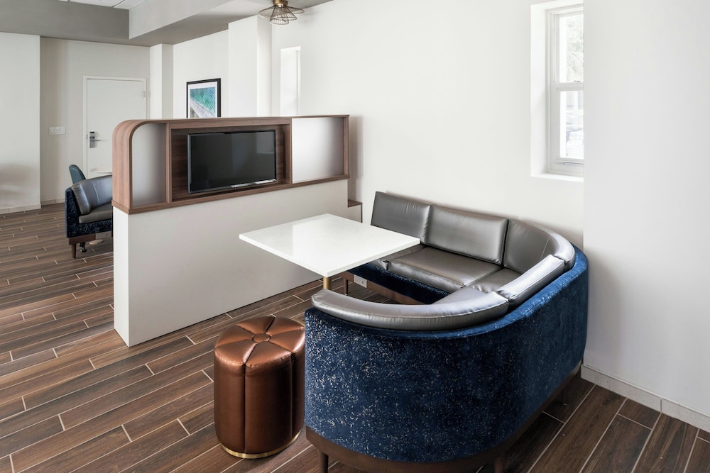 Courtyard by Marriott St. Petersburg Downtown - photo 25