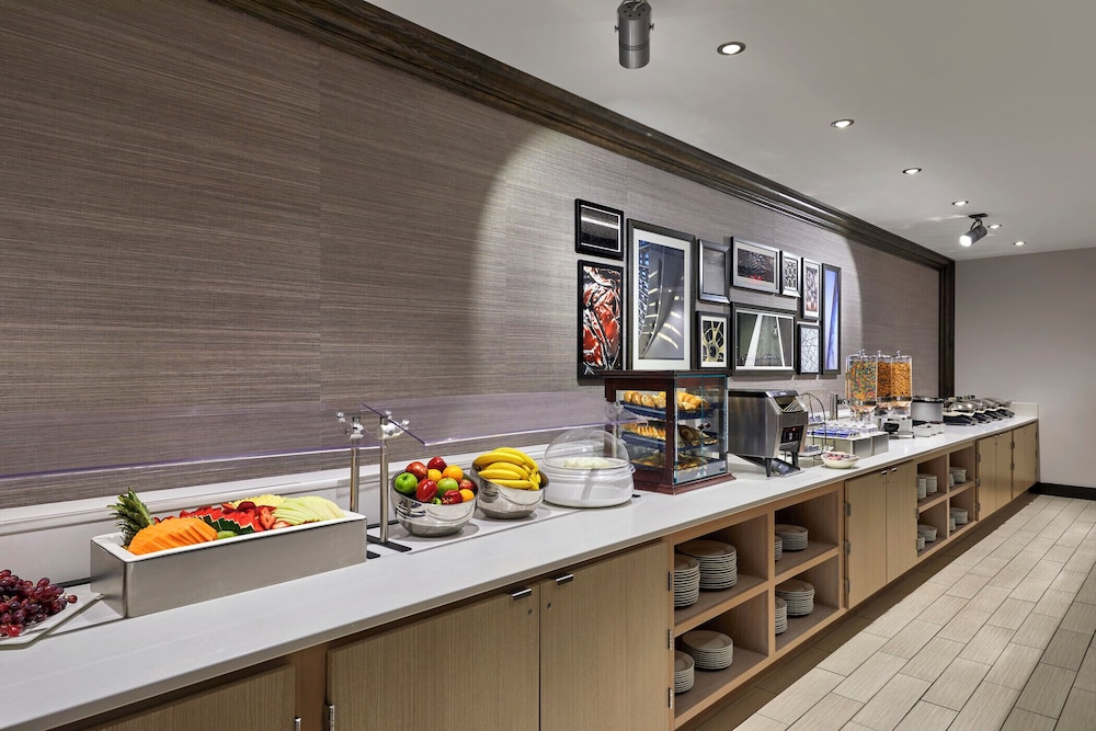 Sheraton Milwaukee Brookfield Hotel - photo 32