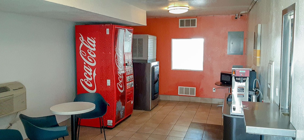 Motel6 Goodland KS - photo 15