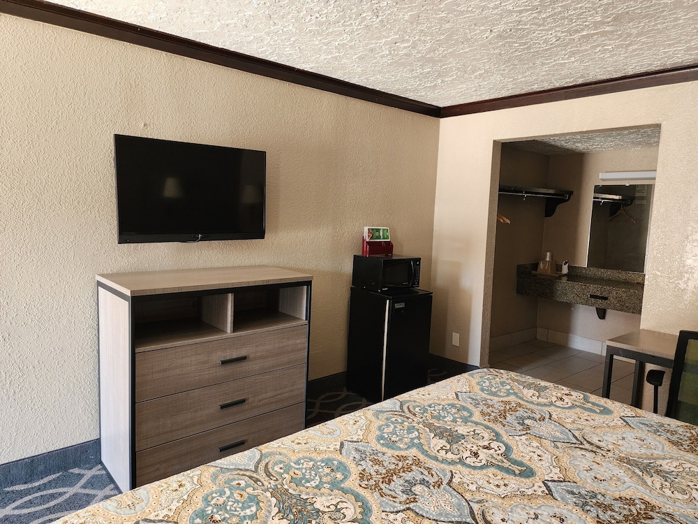 Executive Inn - photo 4