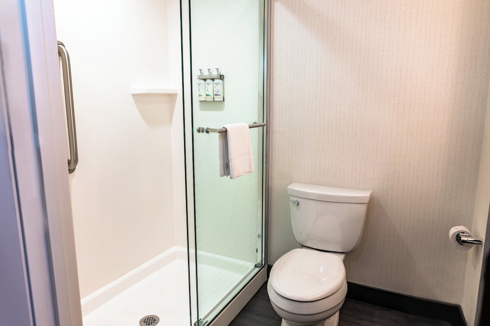 Holiday Inn & Suites Oakland Airport by IHG - photo 15