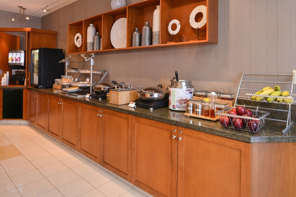 Springhill Suites by Marriott Pittsburgh Mills - photo 20