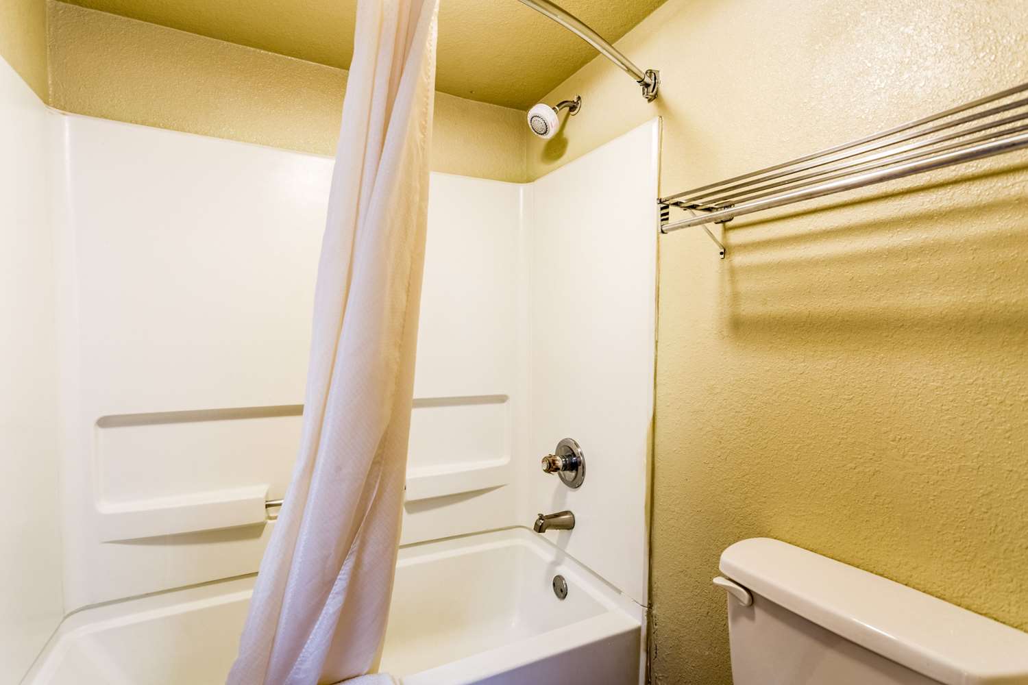 Econo Lodge Homewood Birmingham - photo 34