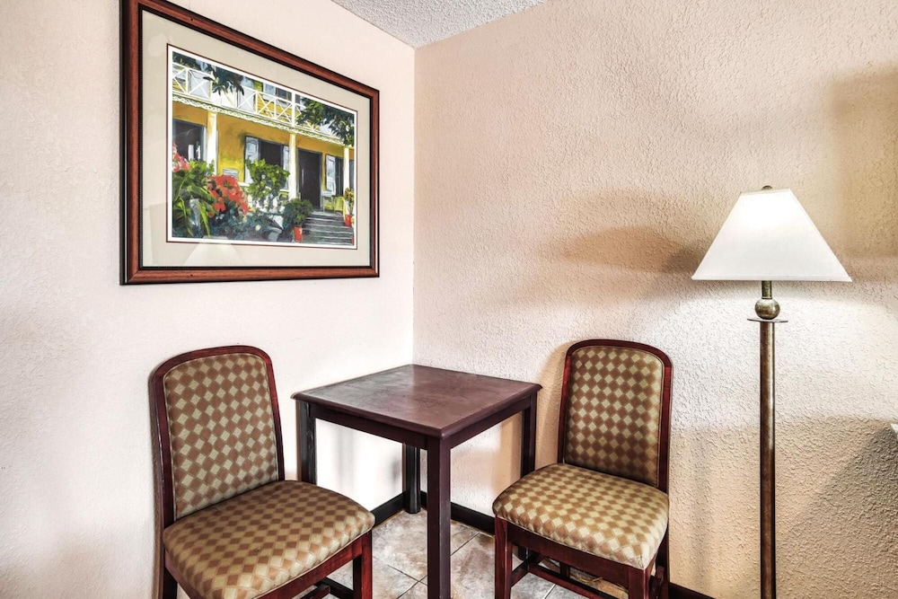 Palms Garden Inn - photo 24