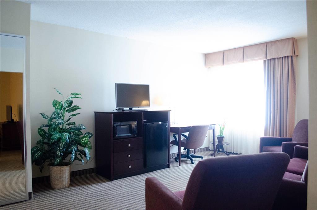 Rodeway Inn & Suites East Windsor - photo 14