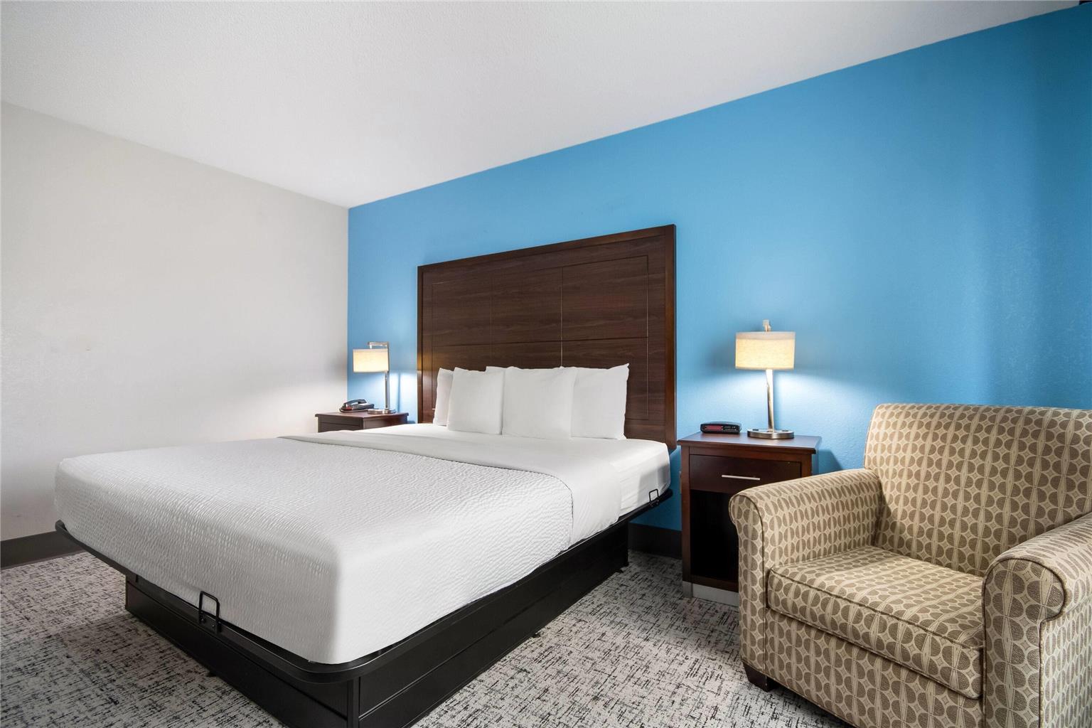 Baymont by Wyndham Marinette - photo 17