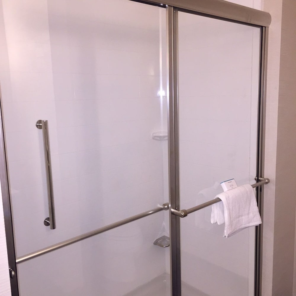 Hampton Inn & Suites Stroudsburg Pocono Mountains - photo 22