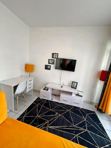 Classy Studio Apartment racecourse Gardens