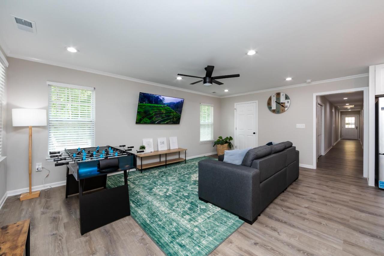 Brandnew Spacious 4 Br House Minutes To Uptown Charlotte — 4-Star Luxury Hotel in Charlotte, United States
