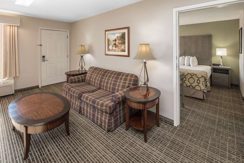 Baymont by Wyndham Cleveland - photo 10