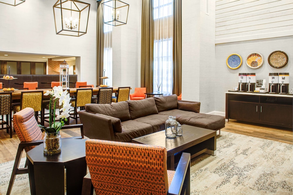 Hampton Inn & Suites Pittsburg Kansas Crossing - photo 3