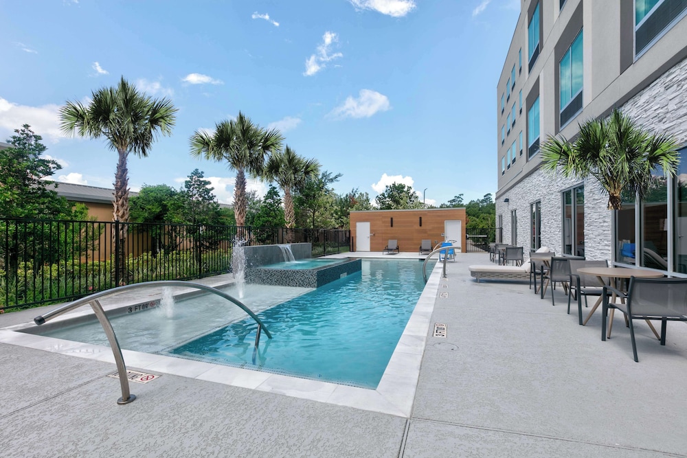 Hampton Inn & Suites by Hilton Shenandoah The Woodlands - photo 21