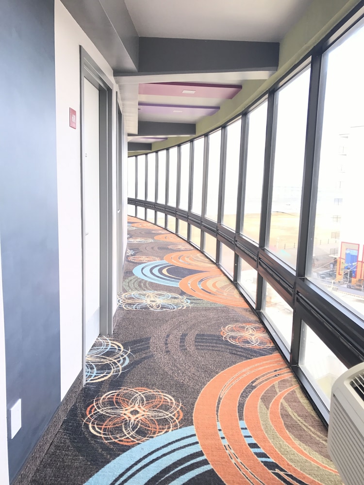 Spark by Hilton Virginia Beach Oceanfront - photo 32