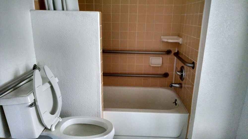 Backcountry Inn Motel - photo 8