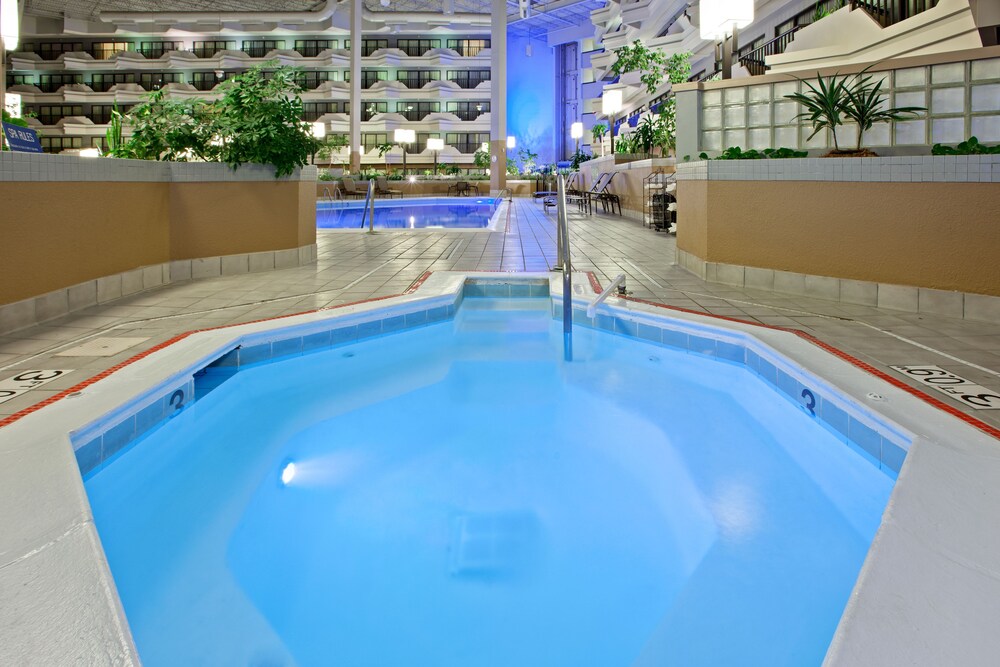 Holiday Inn Evansville Airport - photo 8