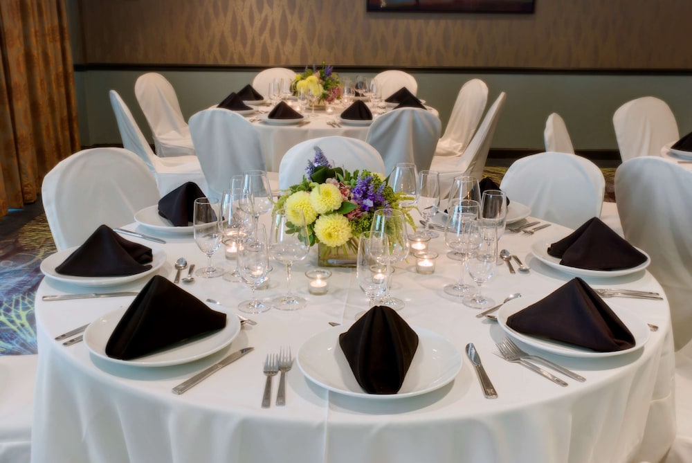 Hilton Garden Inn Albany Airport - photo 22