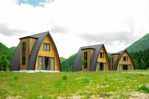Altus Highland Lodges — hotel in Tepelene