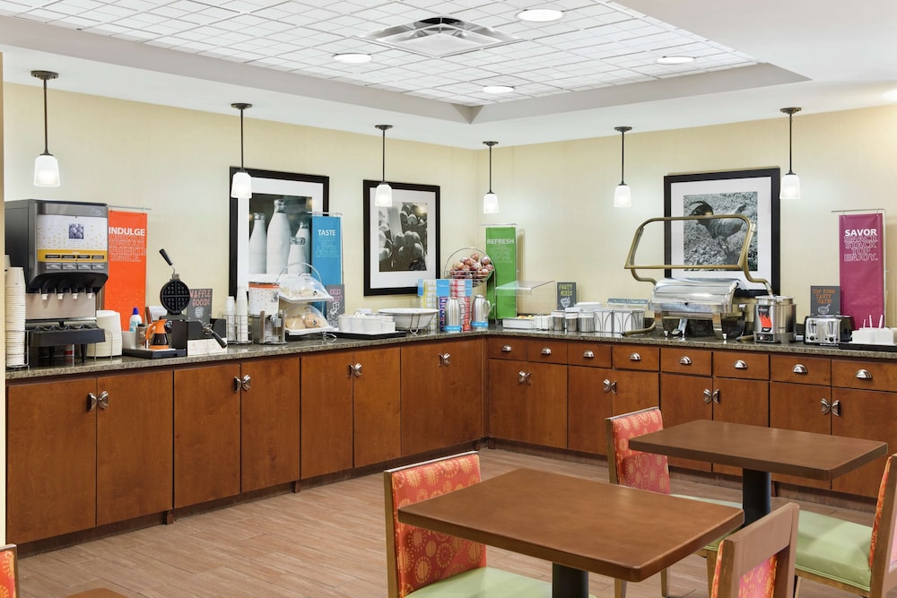 Hampton Inn Columbus North - photo 48