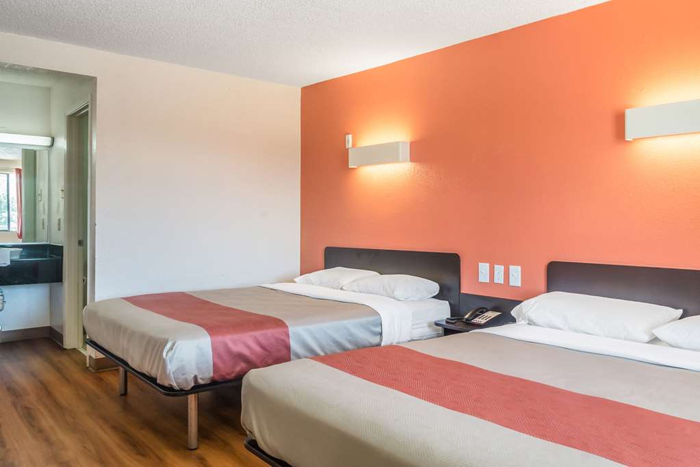 Motel 6 Mesquite TX Rodeo Convention Ctr - photo 15