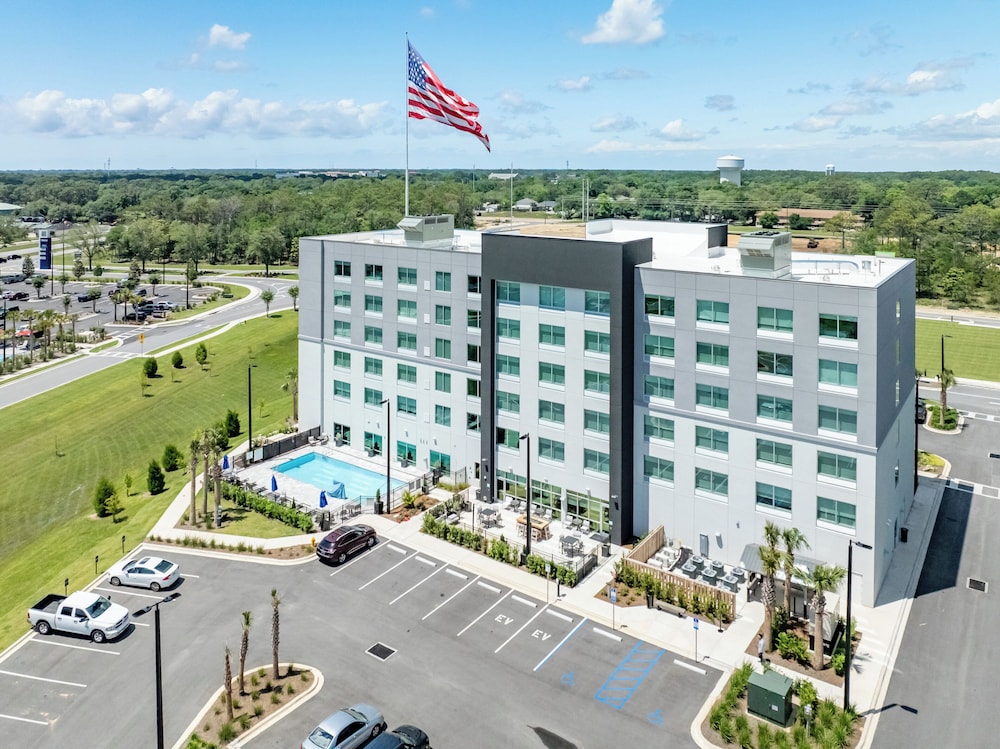 Holiday Inn Express & Suites Fort Walton Beach Eglin Area by IHG - photo 90