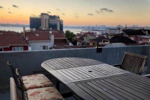 Stylish Dreamy 2br Flat W Common Terrace In Moda — Istanbul