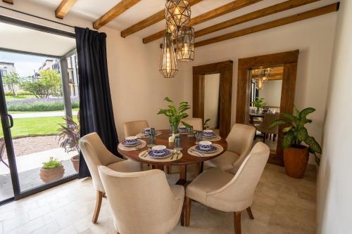 Hermoso depto con alberca en el condo La Luminaria Casonas y Villas — 4-Star Luxury Hotel in San Miguel De Allende, Mexico