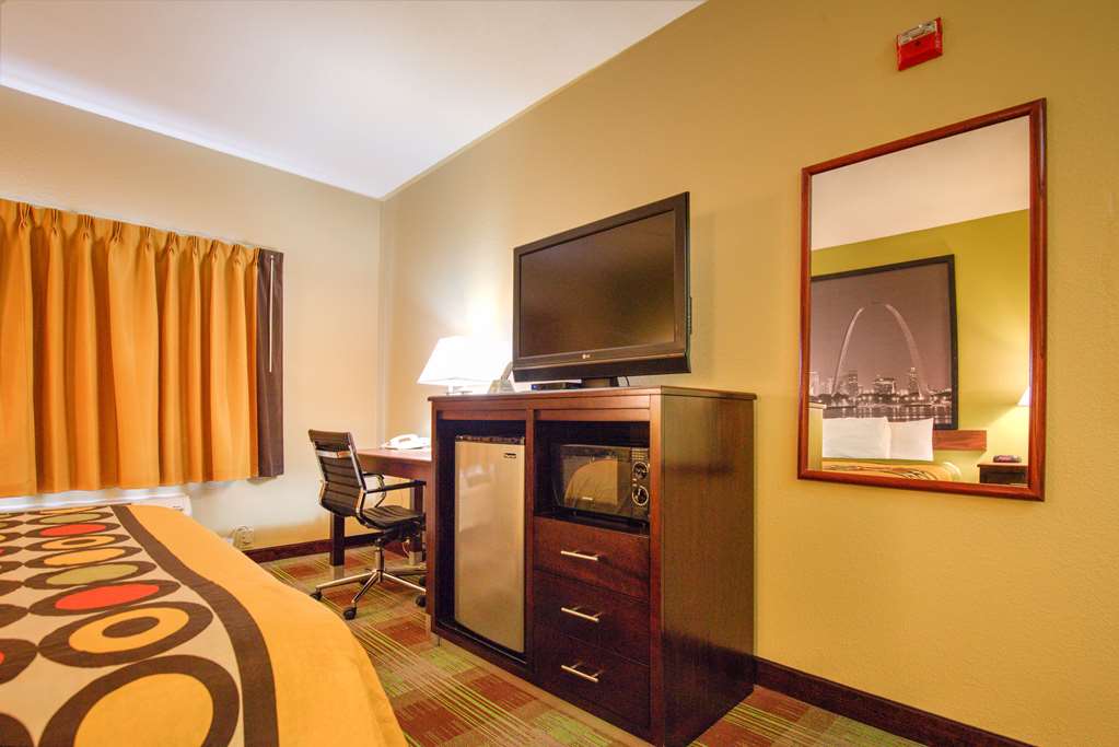 Super 8 by Wyndham Waterloo - photo 9