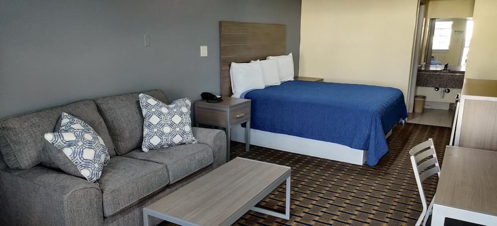 AmeriStay Inn &Suites - photo 10