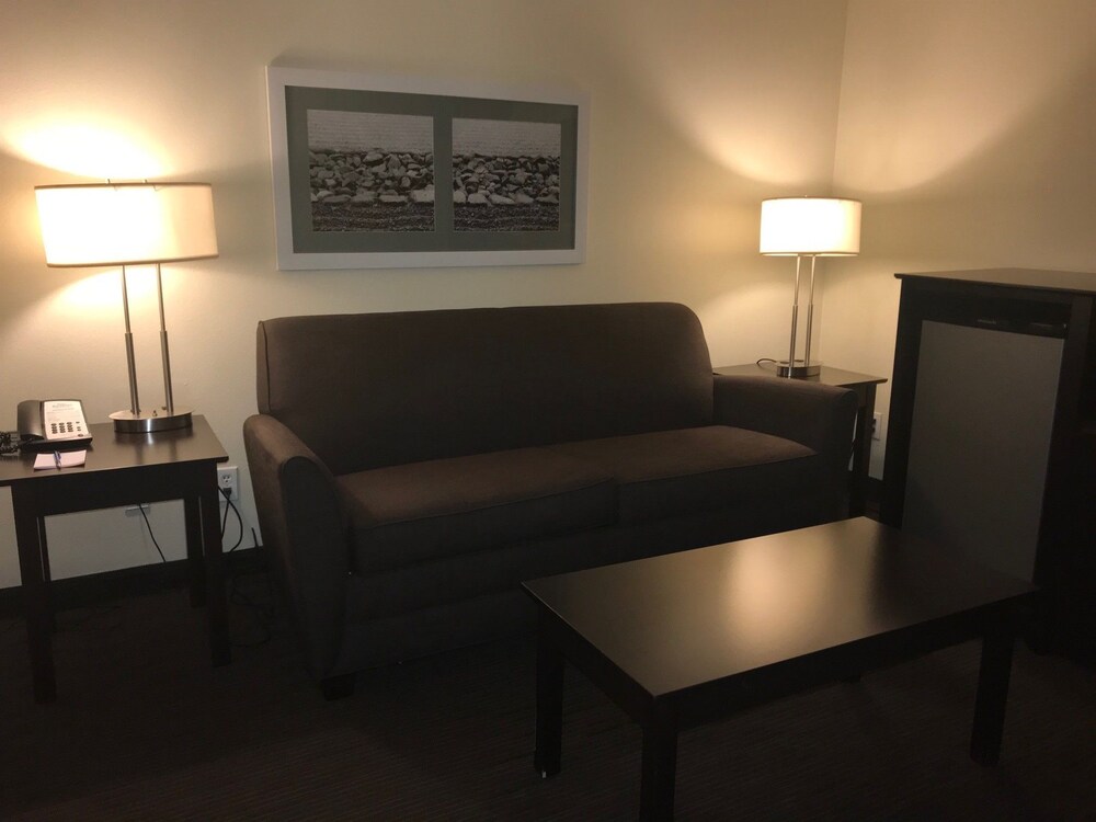 Baymont by Wyndham Bloomington MSP Airport - photo 6