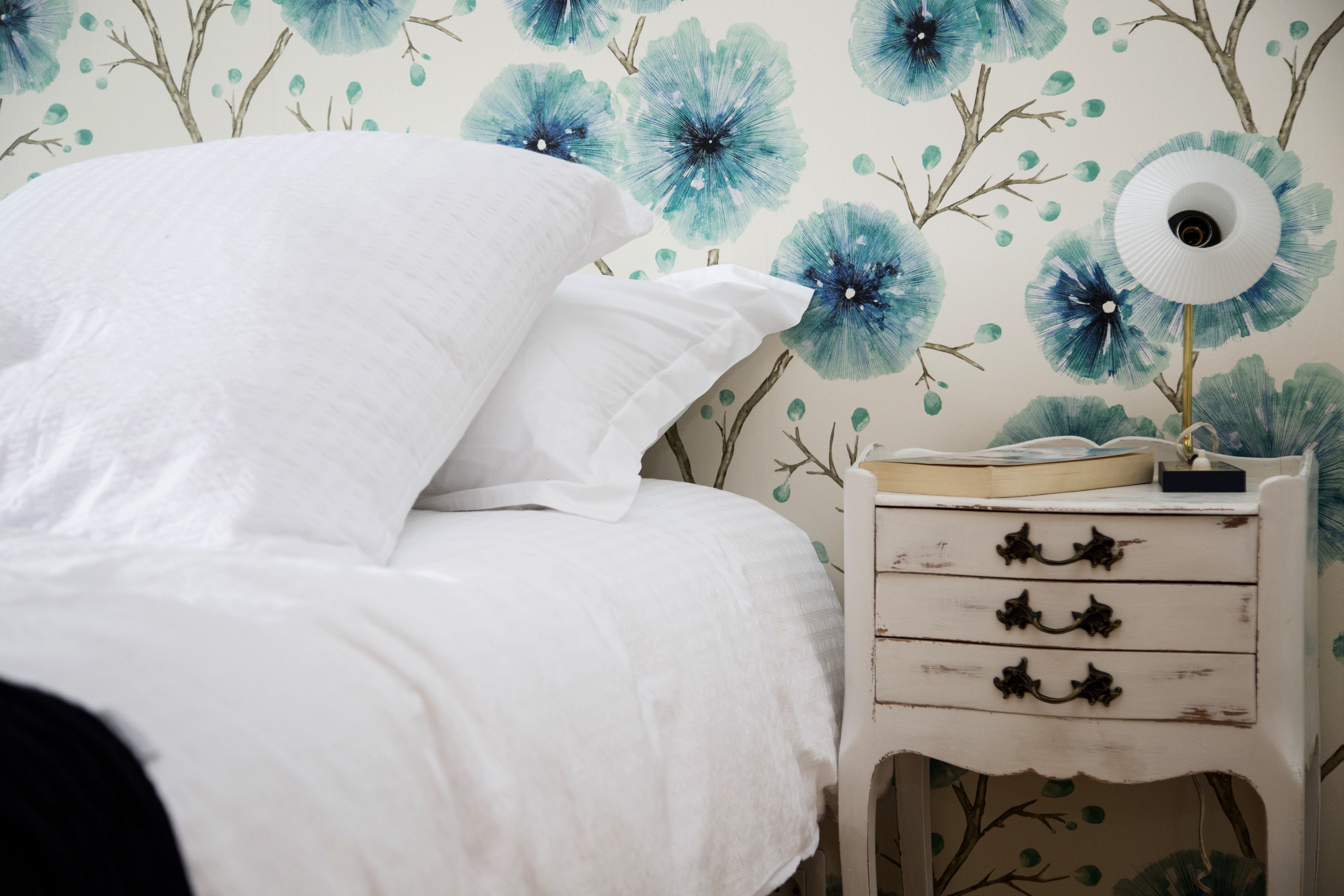 Le Clos Des Abeilles — 4-Star Luxury Hotel in Sauveterre-De-Guyenne, France
