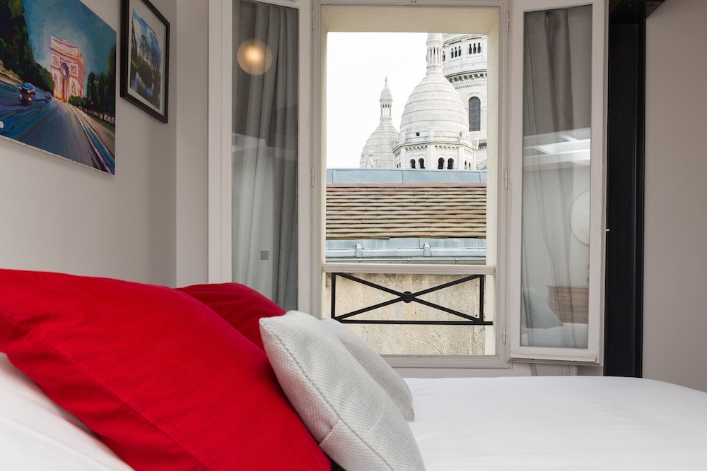 Les Ateliers de Montmartre — 4-Star Luxury Hotel in Paris, France