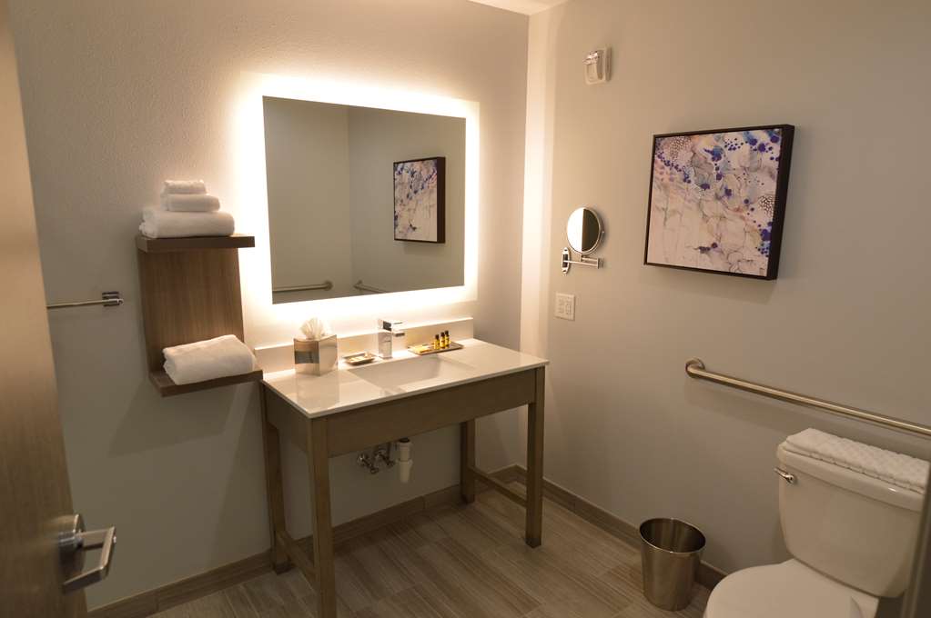 Best Western Plus Executive Residency Oklahoma City I 35 - photo 37