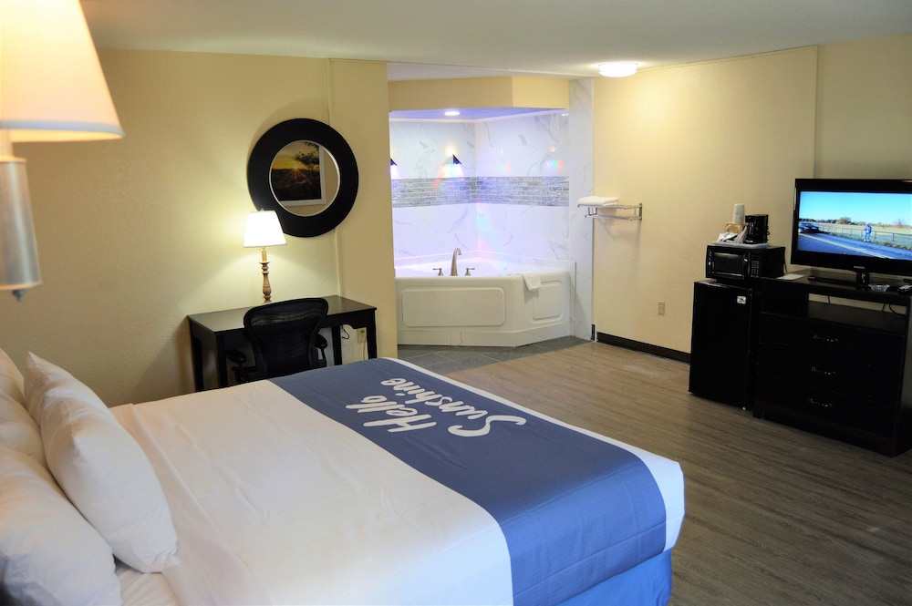 Days Inn by Wyndham Easley Greenville Clemson Area - photo 13