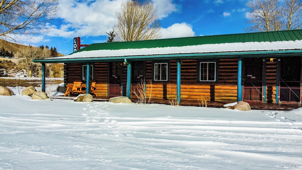 Chinook Winds Motel - photo 110