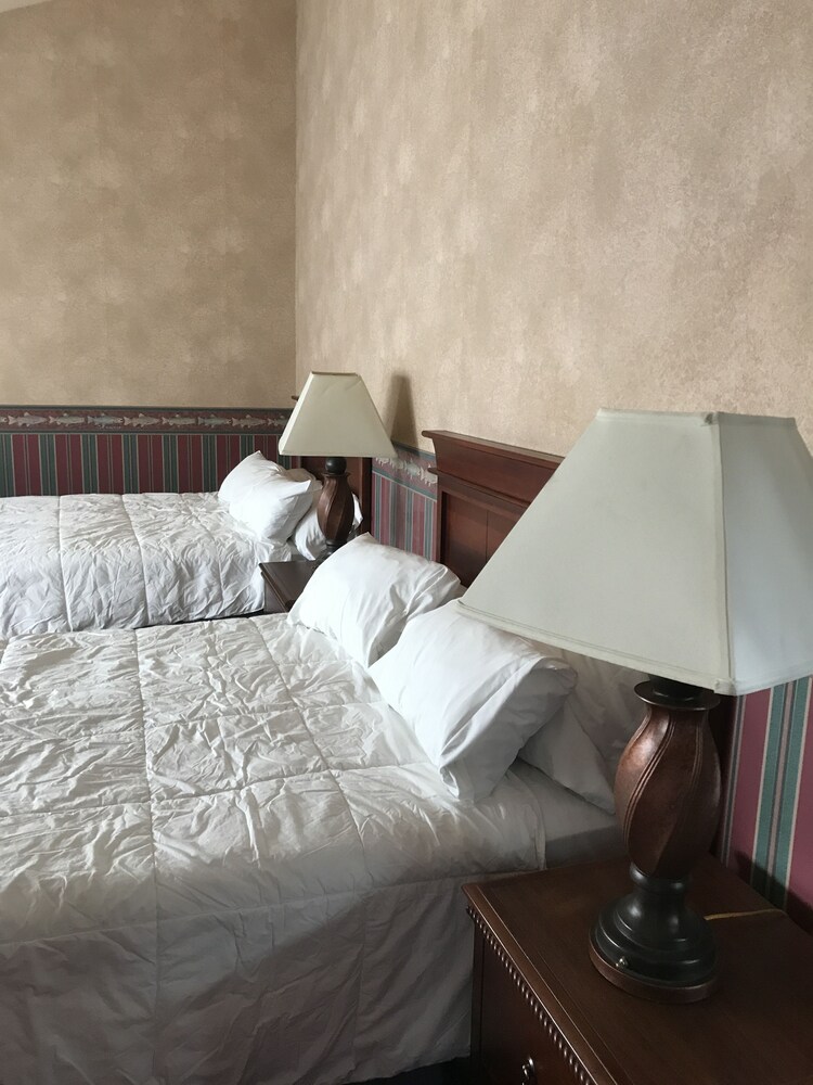 Nirvana Inn & Grill - photo 27