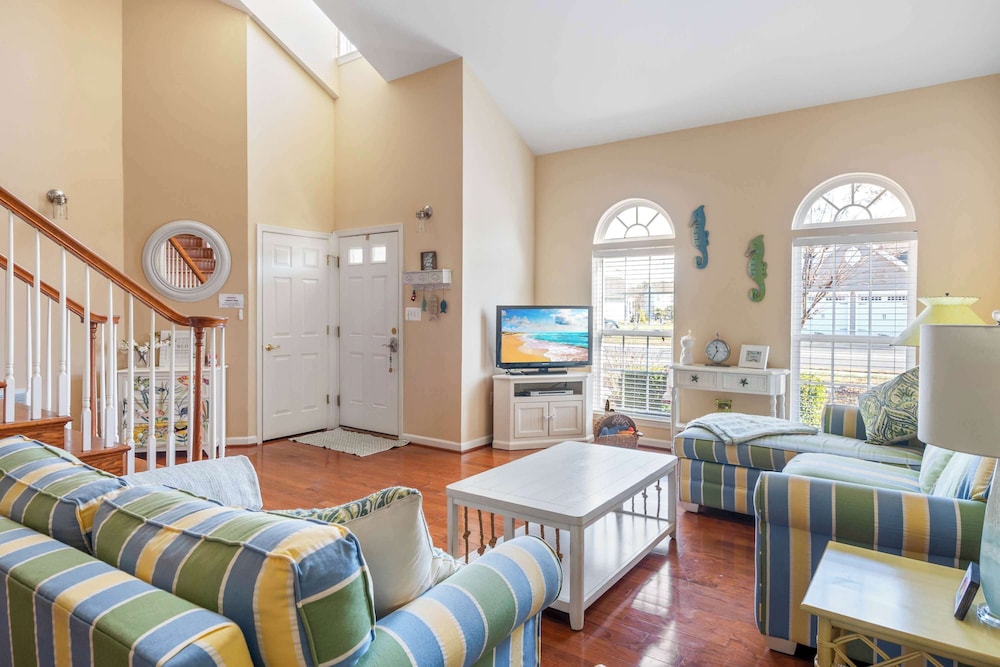 Bayview Landing #1 Sleeps 10 - featured photo
