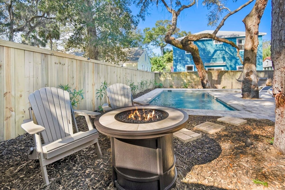 Downtown St Aug Home by Fountain of Youth Pool Spa by Beach Add Golf Cart — 4-Star Luxury Hotel in Saint Augustine, United States