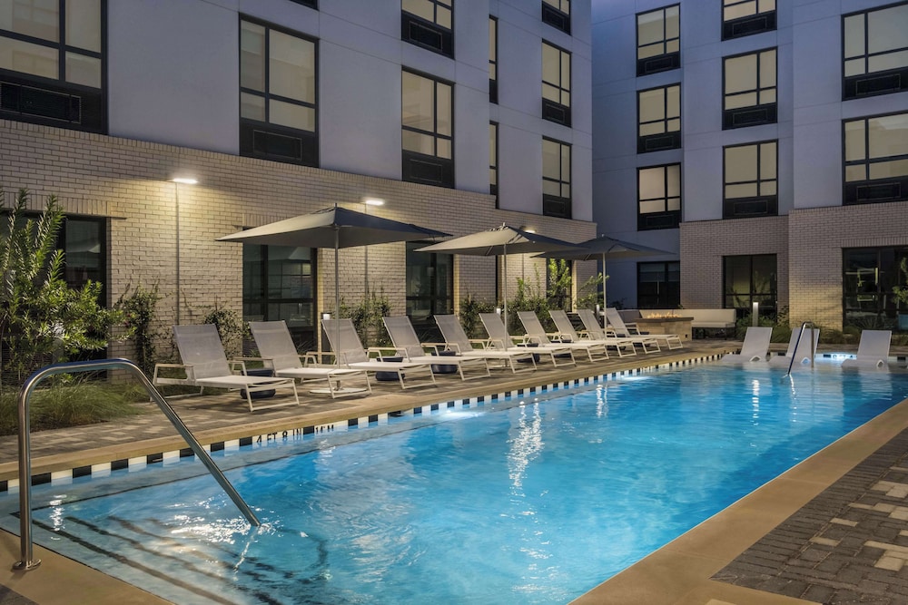 Hampton Inn by Hilton Austin East Side 5th Street - photo 26
