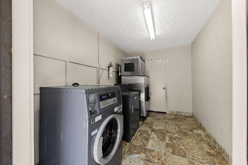 Americas Best Value Inn Bonham - photo 14