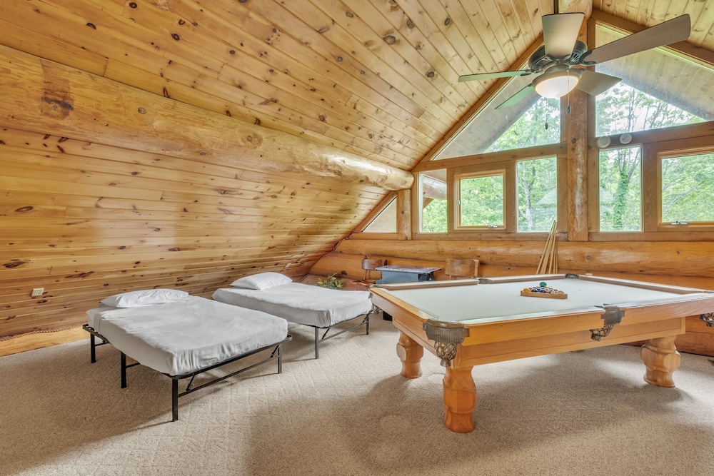 Royal Views Private Mountain Top Cabin 2 Bedroom Cabin by Heavenly Views Resort - photo 17