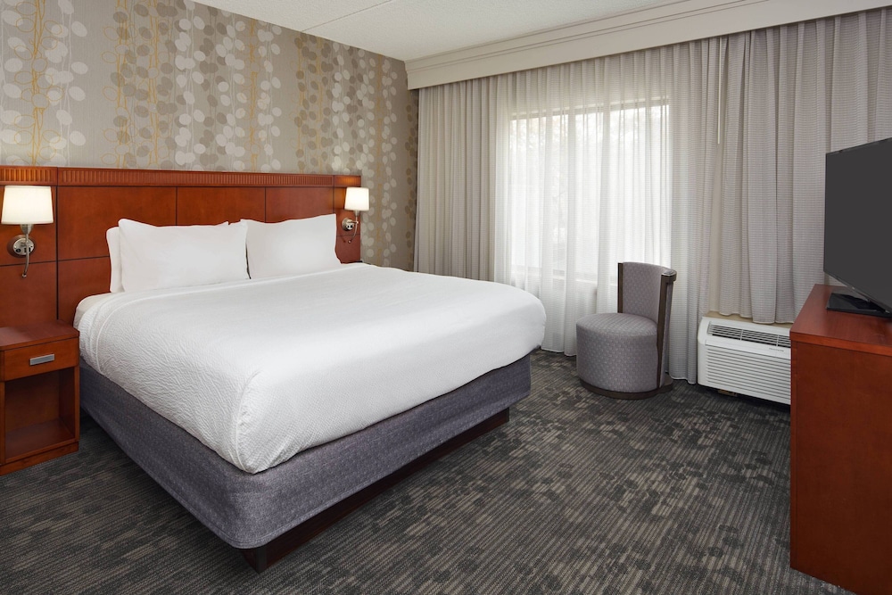 Courtyard by Marriott Chicago Wood Dale - photo 12