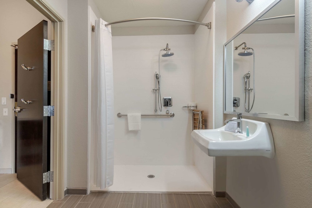 MainStay Suites Bricktown near Medical Center - photo 22