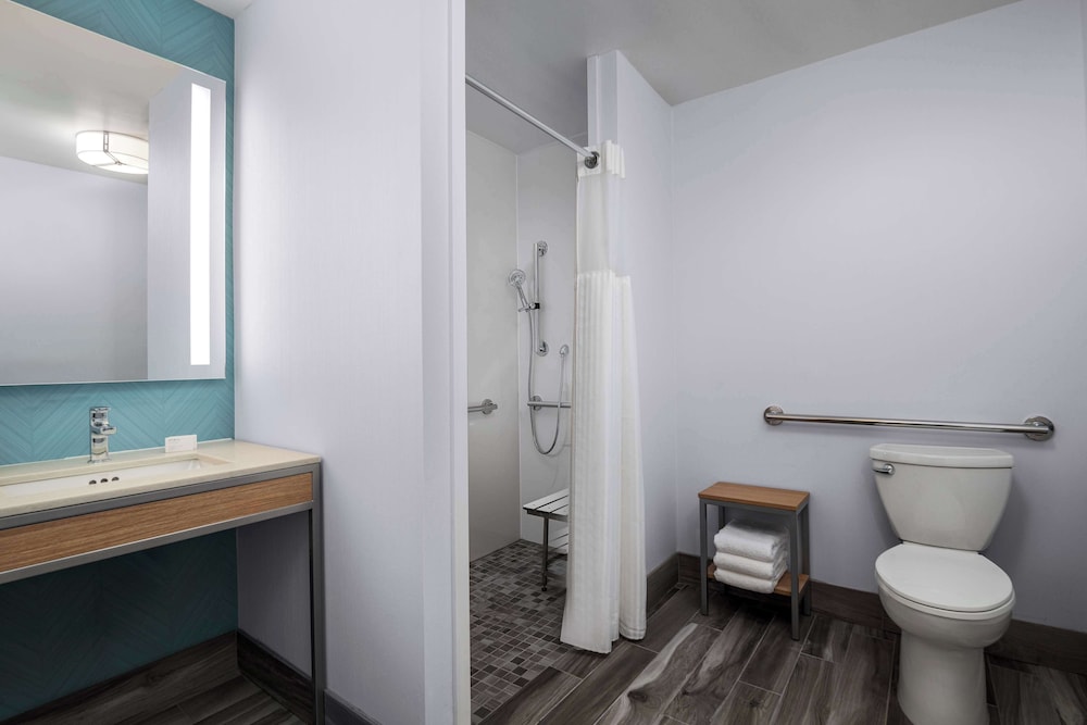 Hilton Garden Inn Great Falls - photo 46